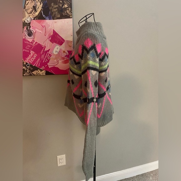 Mock Neck Neon Sweater (Juniors) Size Large - Picture 4 of 6